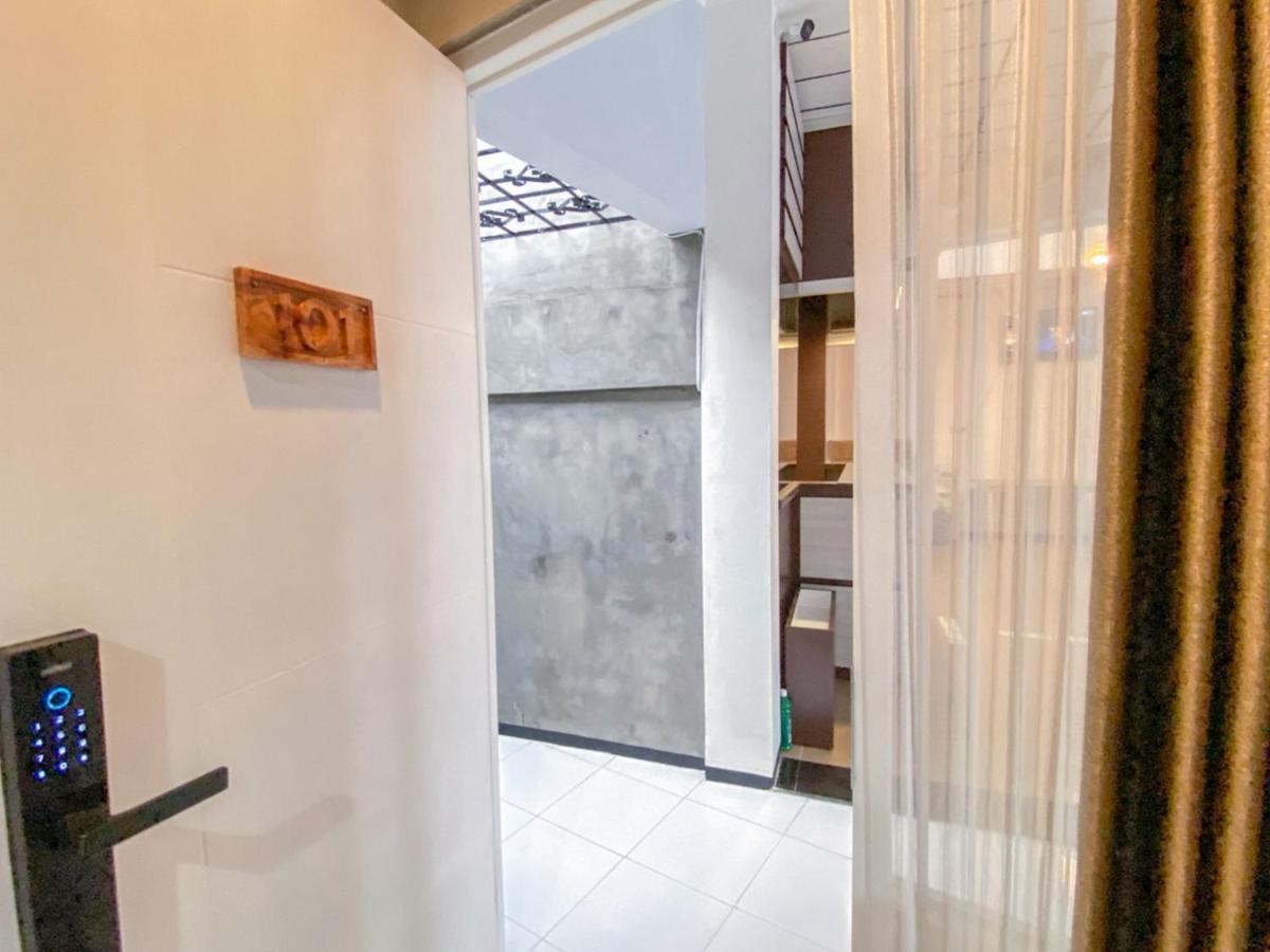 Reddoorz Syariah At Mitra Guest House Malang Exterior photo